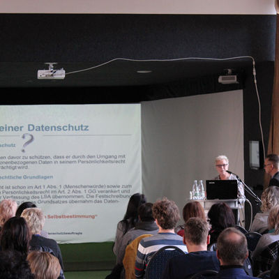 Fachvortrag: Die Rolle des Datenschutzes bei Kindeswohlgefährdung durch Frau Krause, Datenschutzbeauftragte der Stadt Dessau-Roßlau